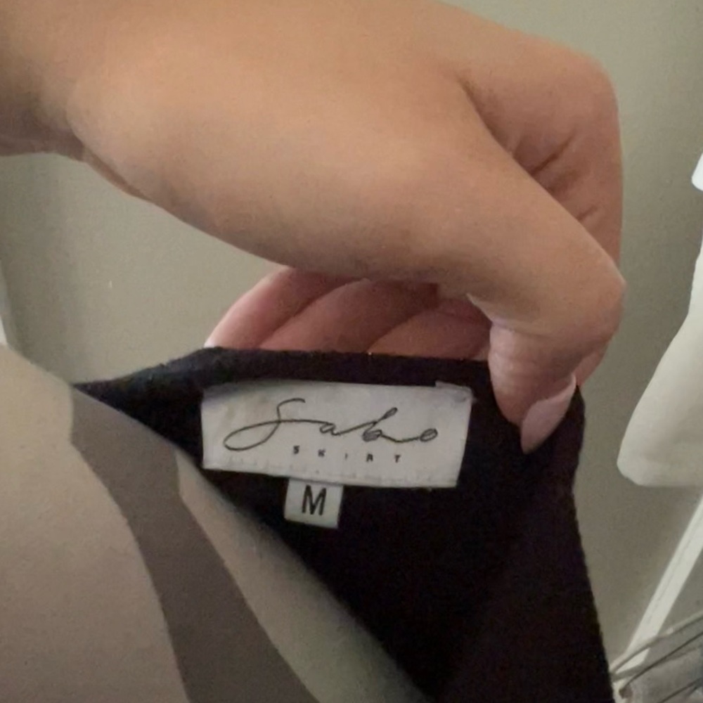 Sabo Skirt Black Crop Top - Picture 2 of 2